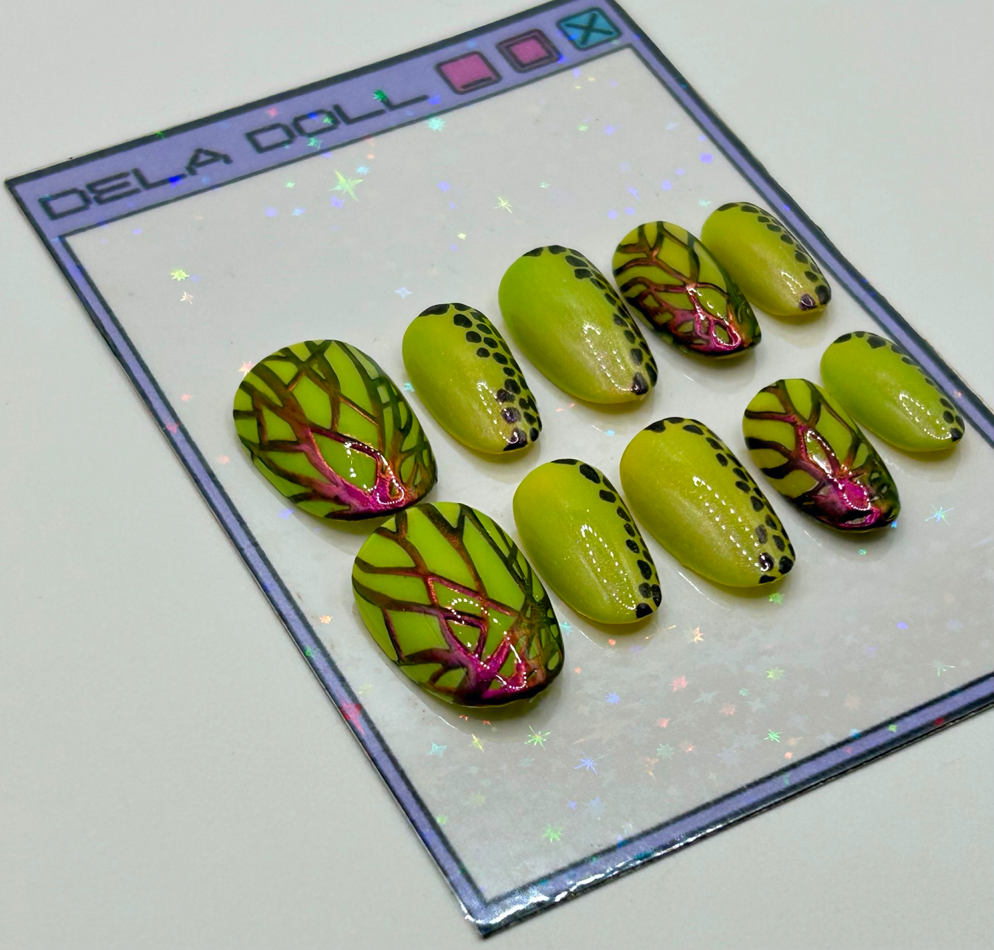 Space Frog | Press-On Nail Set