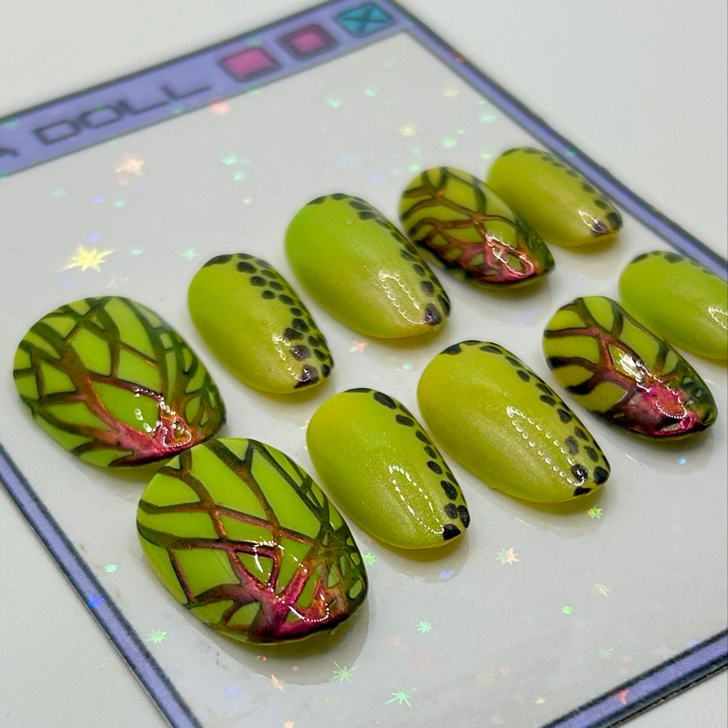 Space Frog | Press-On Nail Set